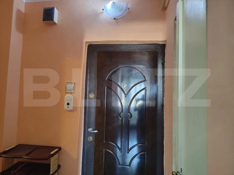 Apartament cu 2 camere decomandat, mobilat în