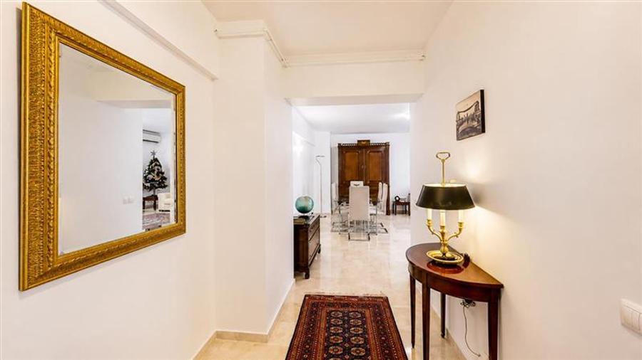 Apartament cu 3 camere decomandat, mobilat în Centrul Civic