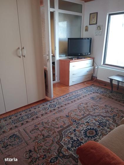 Casa cu 3 camere, curte mare ?i acces asfaltat - 2