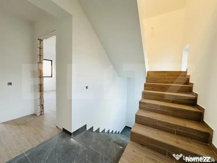 Casă cu 3 camere cu Teren 250 Mp în Tractorul