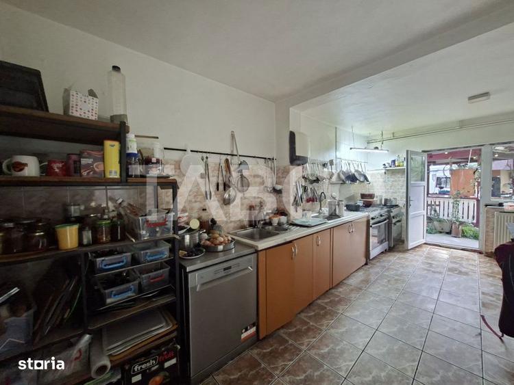 Casă cu 4 camere cu Teren 1091 Mp în Voineasa