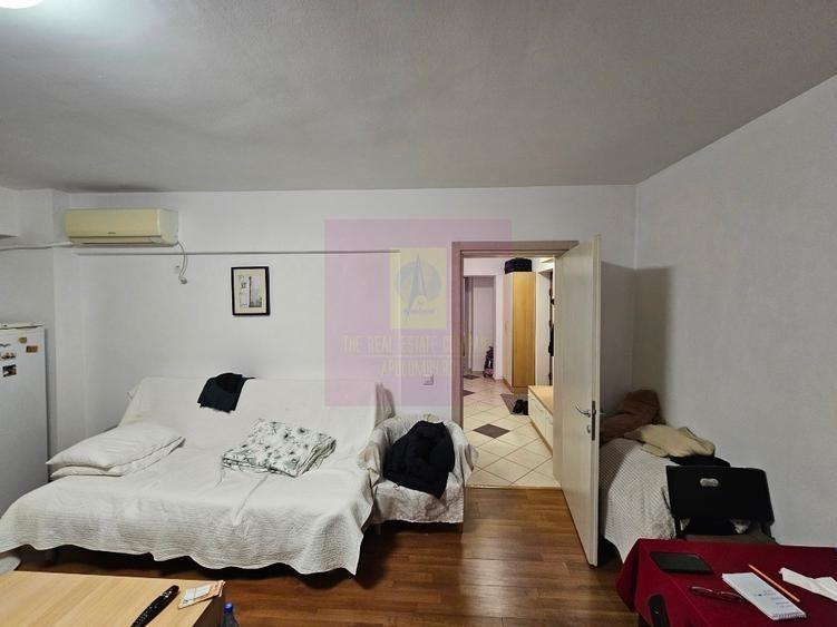 Apartament cu 2 camere decomandat, mobilat în Calea Călărașilor
