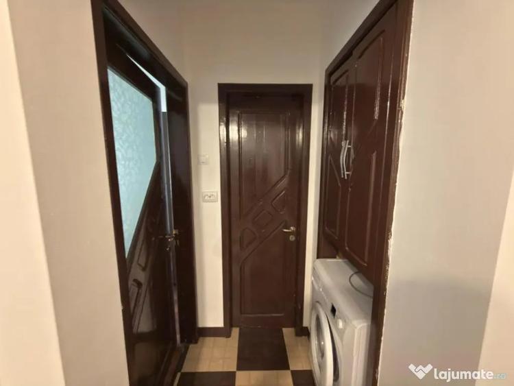 Apartament cu 3 camere decomandat în Republicii