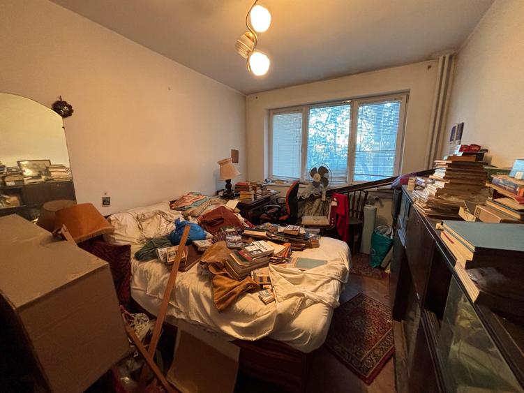 Apartament cu 3 camere semidecomandat în Gara de Nord