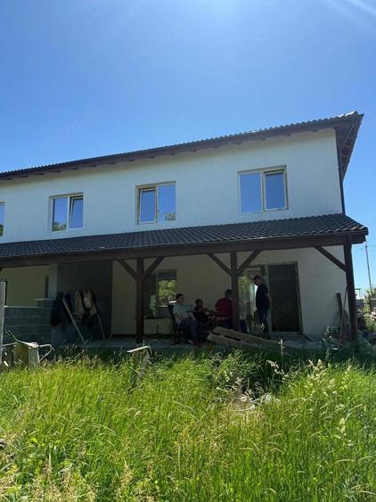 Casă cu Teren 302 Mp în Central