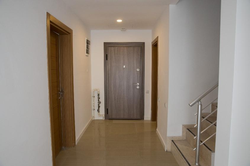 Duplex cu 4 camere cu Canalizare în Ștefăneștii de Jos
