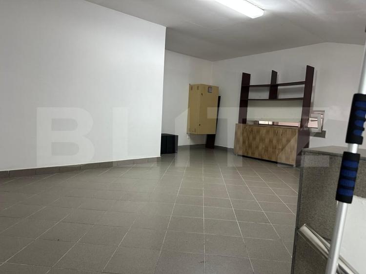 Casă individuală cu 4 camere cu Canalizare în Stupini