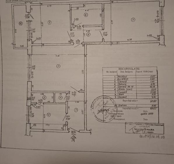 Apartament cu 3 camere semidecomandat în Gara de Nord