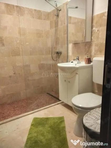 Apartament cu 2 camere semidecomandat, mobilat în City Park Mall