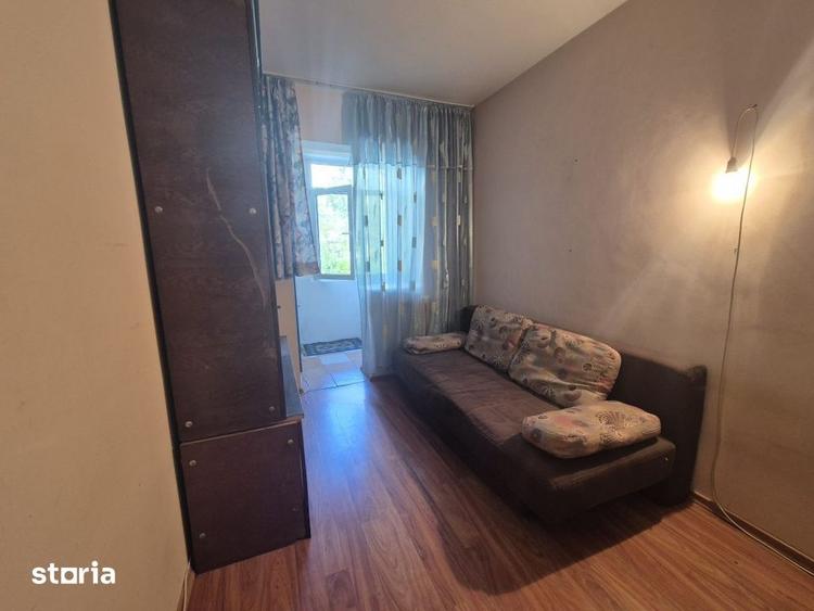 Apartament cu 3 camere semidecomandat în Trivale