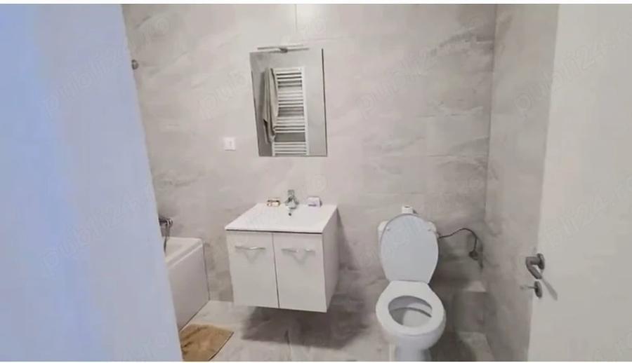 Garsonieră decomandată în Central