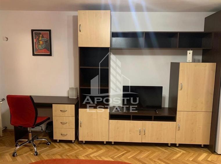 Garsonieră semidecomandată în Take Ionescu
