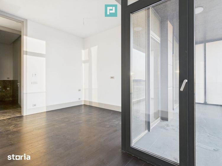 Apartament cu 4 camere decomandat în Tei