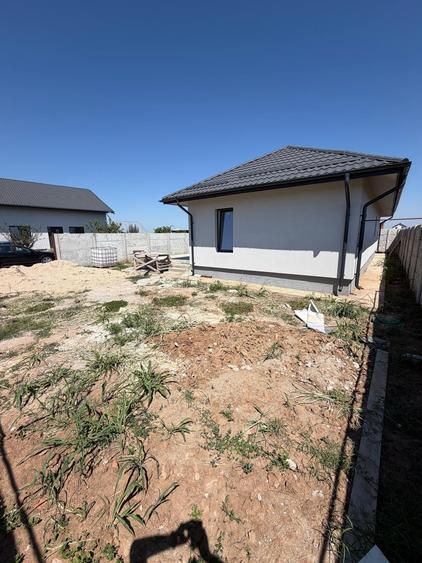 Casă individuală cu 4 camere cu Canalizare în Dragomirești-Vale
