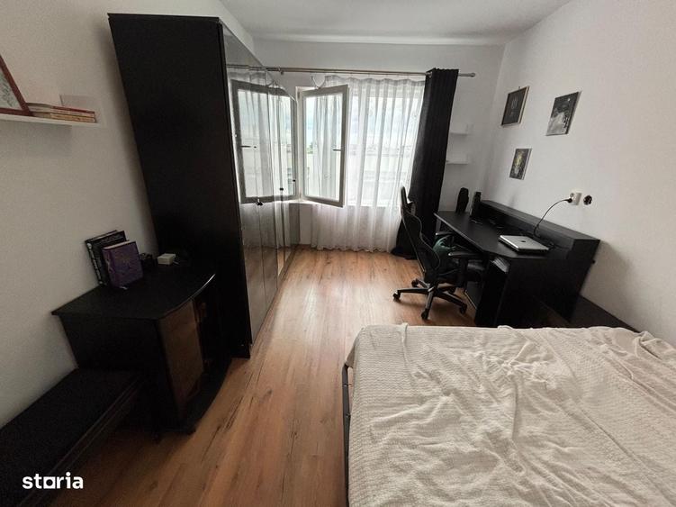 Apartament cu 3 camere decomandat în Europa