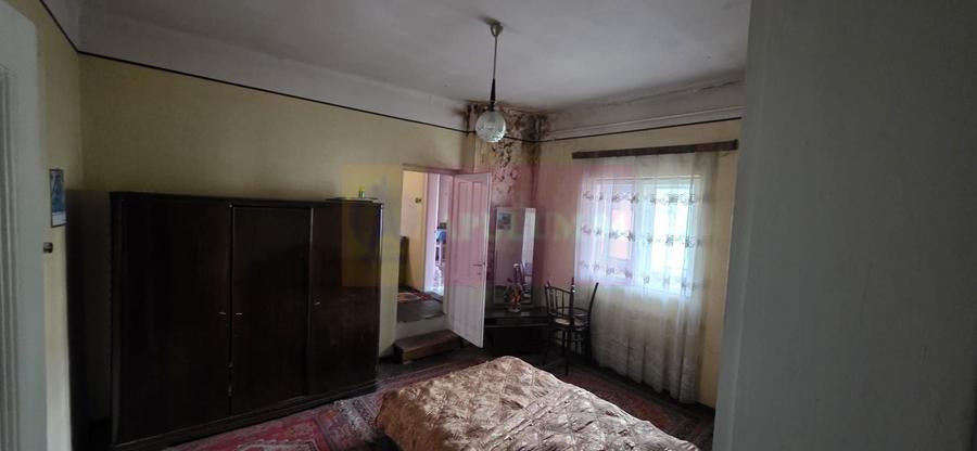 Apartament cu 3 camere nedecomandat în Furnica