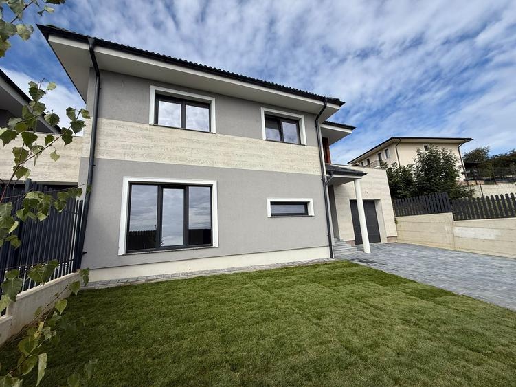 Duplex cu 4 camere cu Canalizare în Feleacu