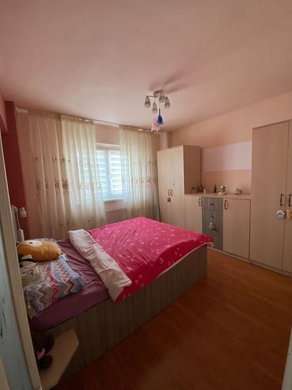 Apartament cu 3 camere decomandat în Vasile Aaron