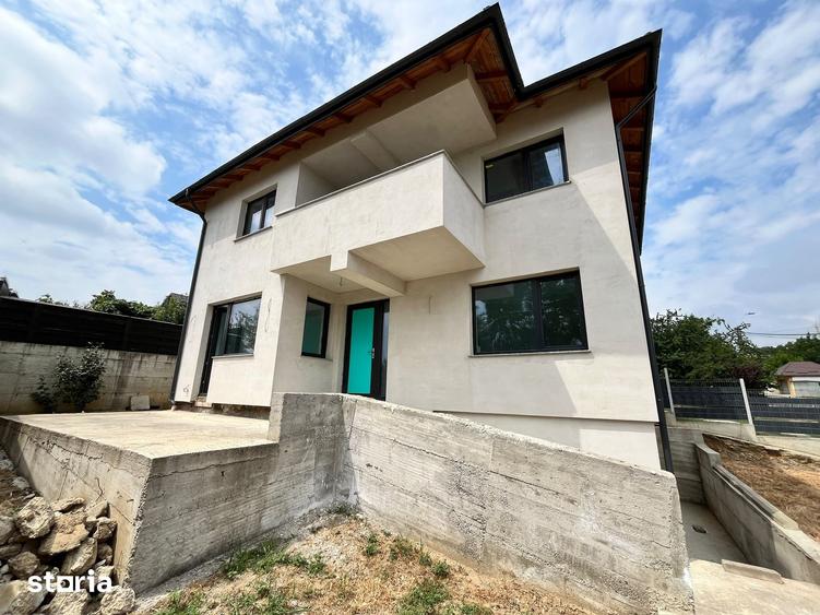 Casă cu 6 camere cu Teren 500 Mp în Central