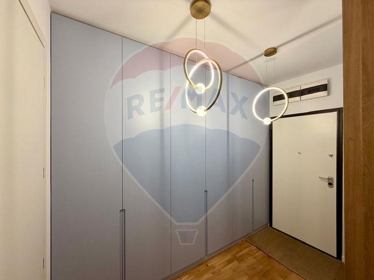Apartament cu 3 camere decomandat în Domenii