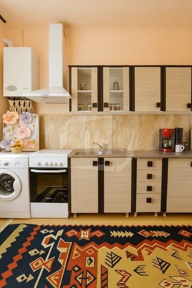 Apartament cu 2 camere semidecomandat, mobilat în Central