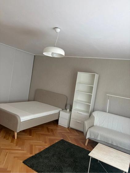 Garsonieră decomandată în Băneasa