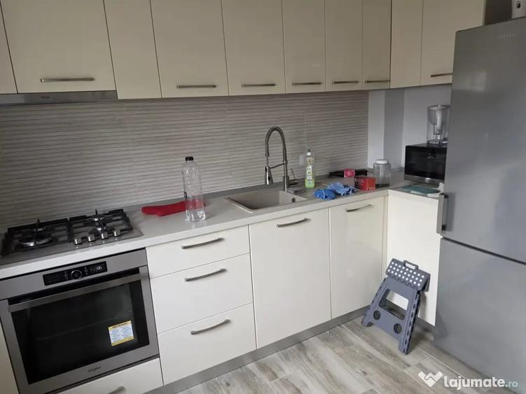 Apartament cu 3 camere decomandat în Valea Lupului