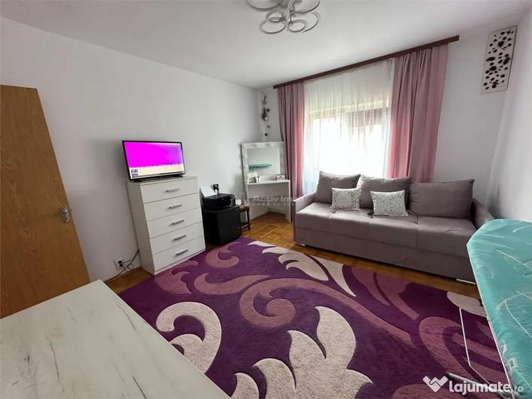 Apartament cu 3 camere decomandat în Central