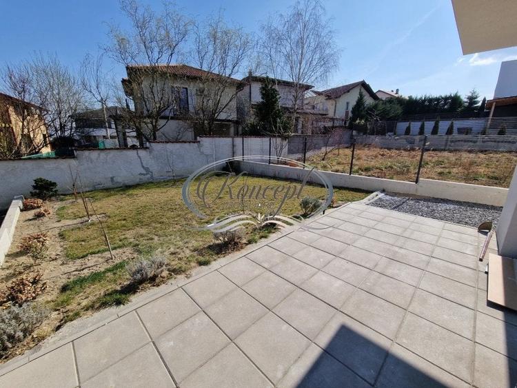 Duplex cu 6 camere cu Canalizare în Europa