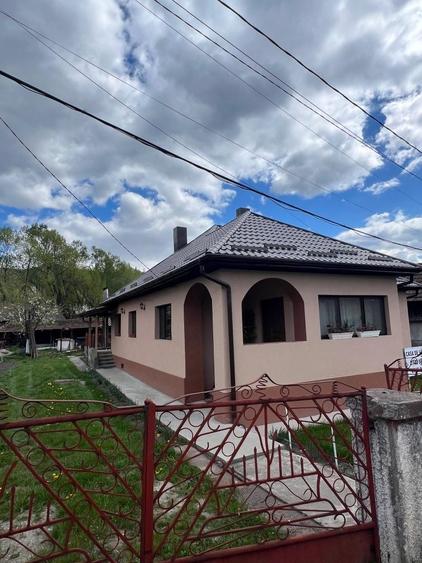 Casă cu 3 camere în Cimpa