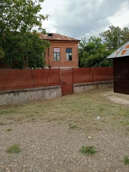 Casă cu 3 camere cu Teren 1589 Mp în Scânteia