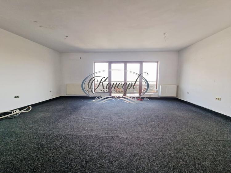 Apartament cu 4 camere decomandat în Andrei Mureșanu