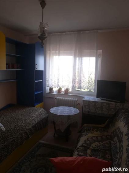 Apartament cu 3 camere decomandat în Rogerius