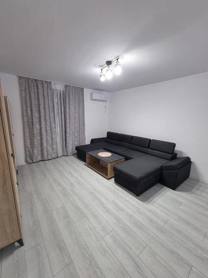Garsonieră decomandată în Girocului