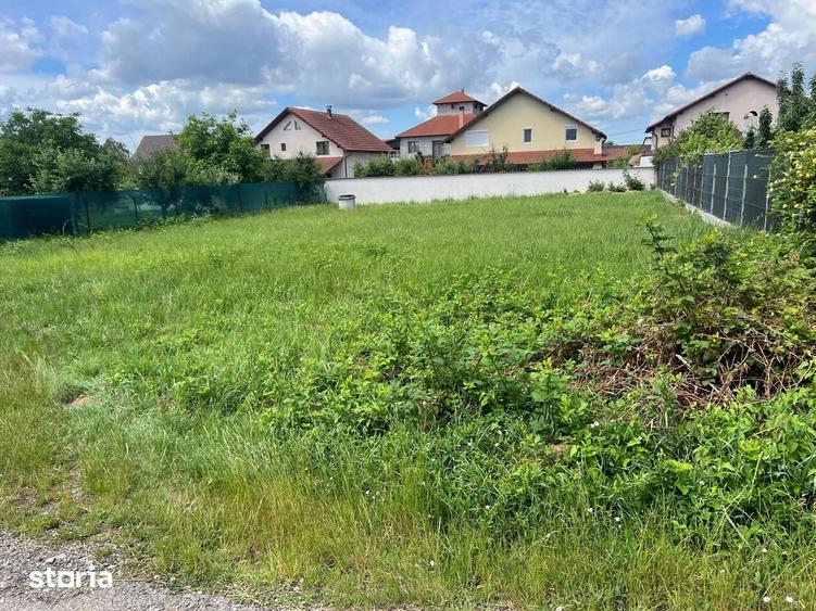 Teren de 733 mp, în Mara