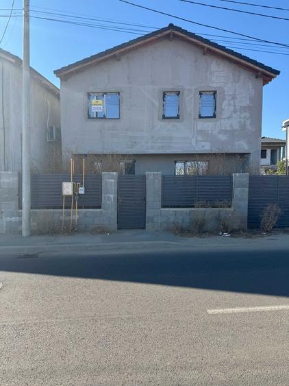 Casă cu 3 camere în Central