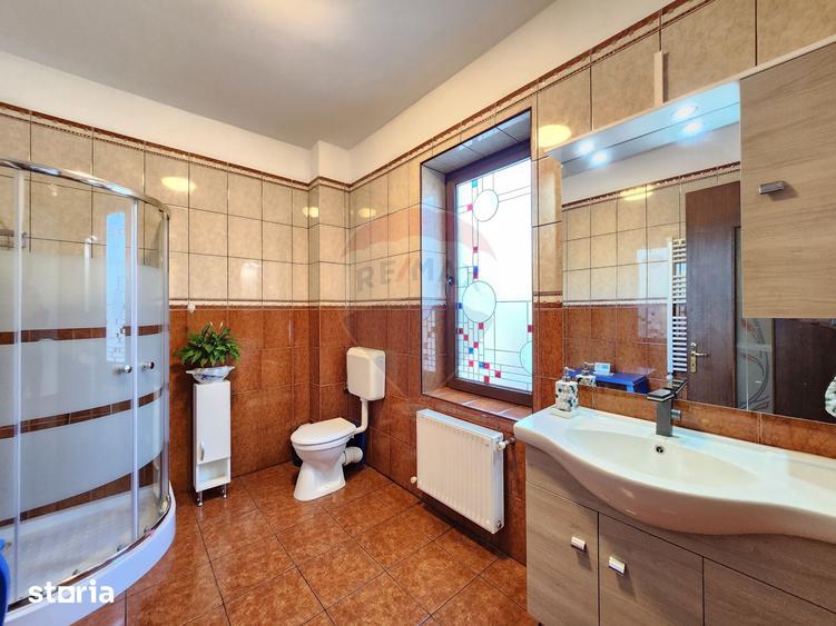Casă cu 4 camere cu Teren 360 Mp în Străulești