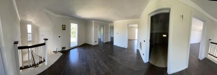 Casă cu 4 camere în Mihoveni