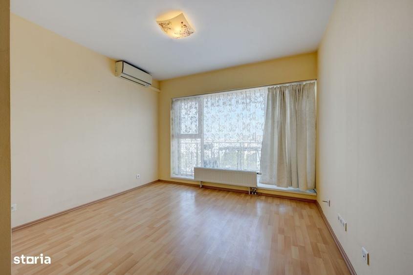 Apartament cu 4 camere decomandat în Titan