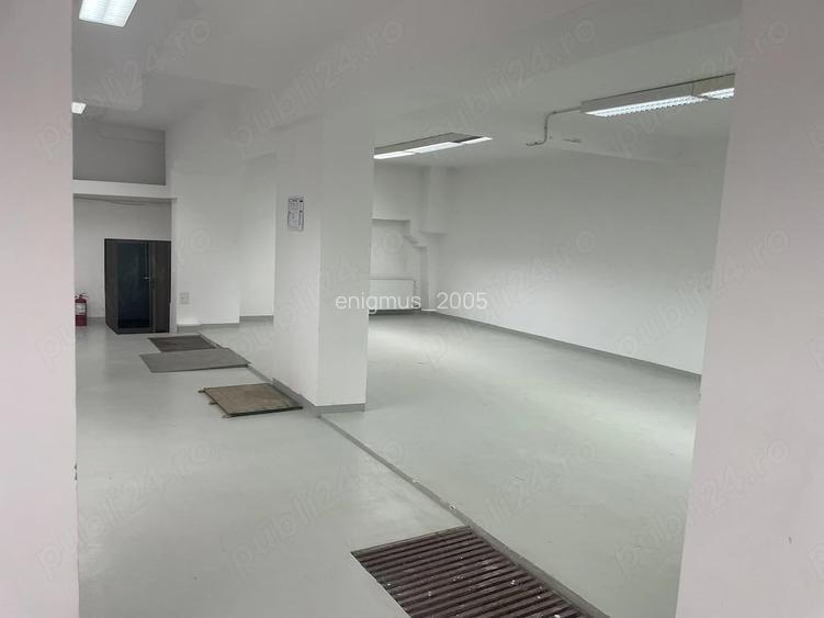 Vand spa?iu comercial