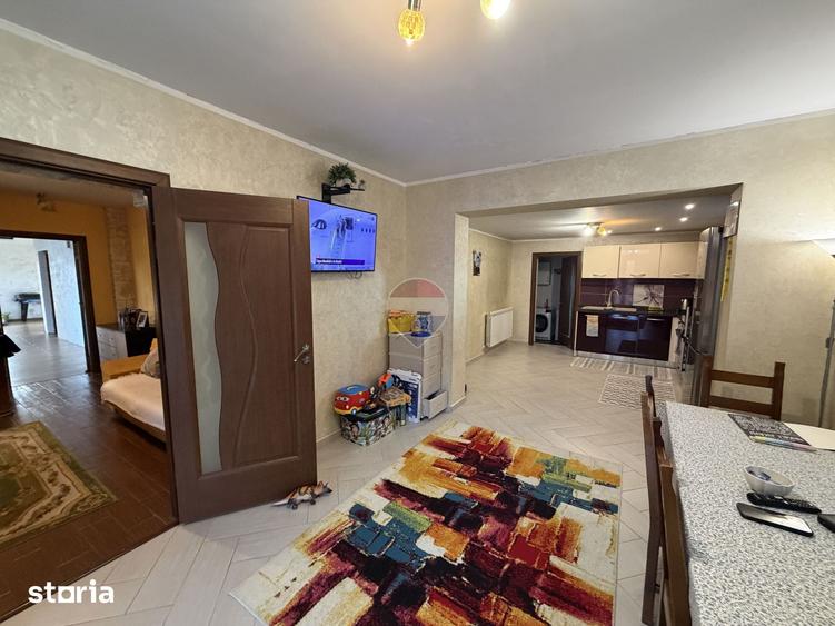 Casă cu 4 camere cu Teren 2500 Mp în Putna