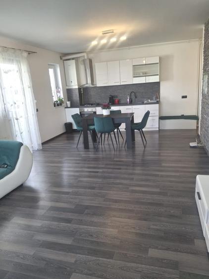 Apartament cu 2 camere semidecomandat, mobilat în Florești — fotografia 1