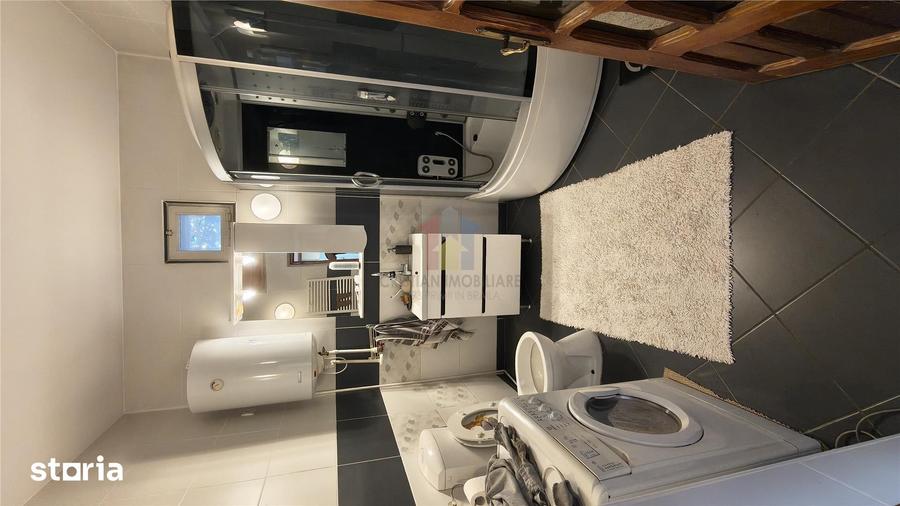 Casă cu 6 camere cu Teren 300 Mp în Tineretului