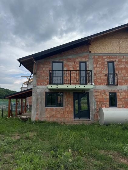 Casă cu Teren 598 Mp în Central