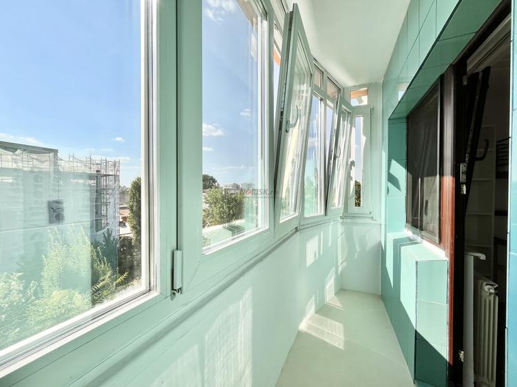 Apartament cu 3 camere semidecomandat, mobilat în Centrul Civic