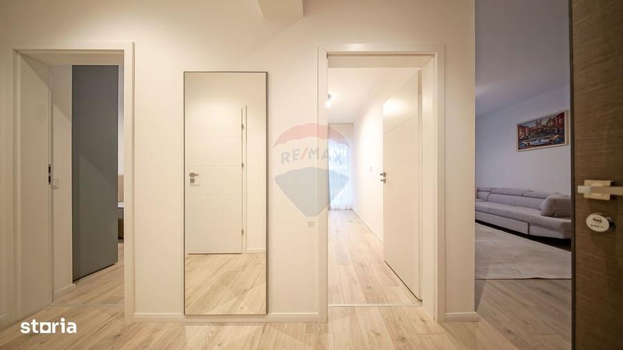 Apartament cu 3 camere, mobilat în Tractorul
