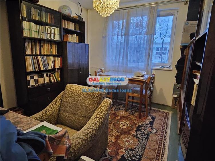 Apartament cu 4 camere decomandat în Titan