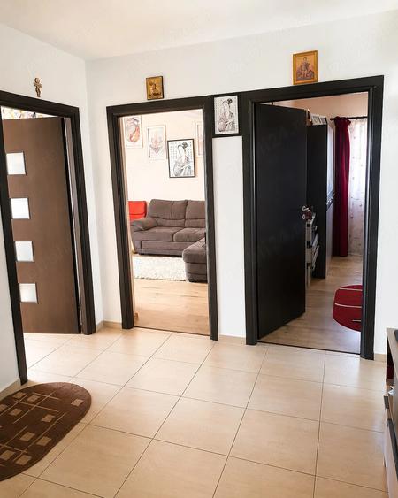 Apartament cu 3 camere decomandat în Valea Adâncă