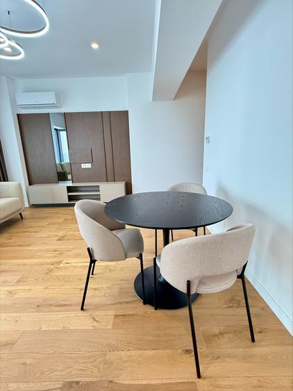 Apartament cu 3 camere semidecomandat în Cotroceni