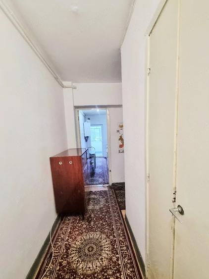 Garsonieră decomandată în Central